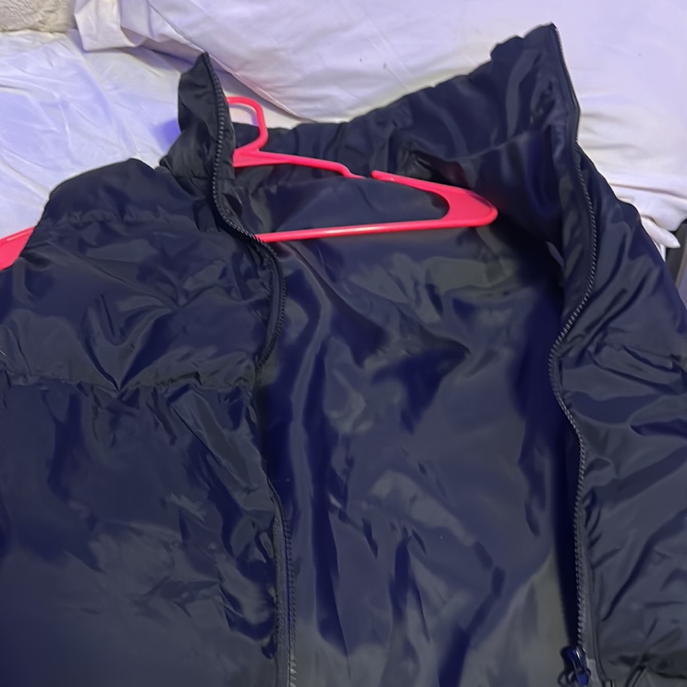 Black vest - Picture 2 of 2